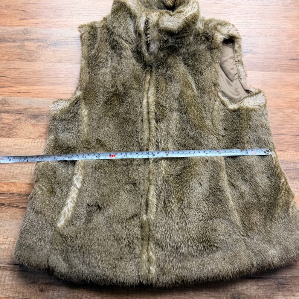 Loft size 2 Faux Fur Vest in Gray - Picture 5 of 6